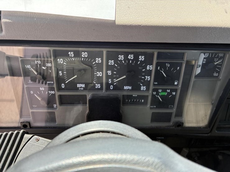 2011-international-4900-image-25