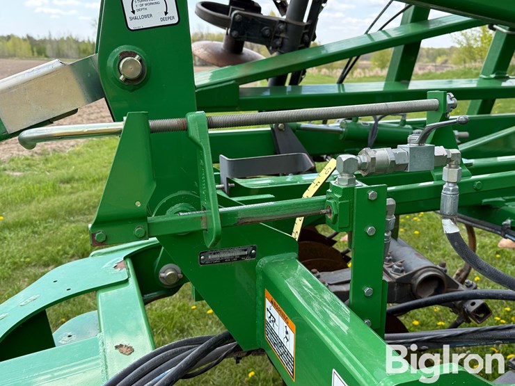 2014-john-deere-2310-image-15