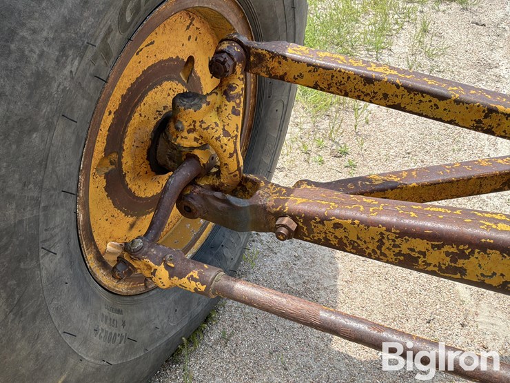 caterpillar-12-image-18