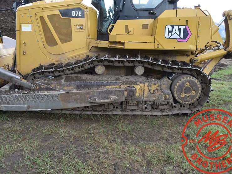 2010-caterpillar-d7e-image-32
