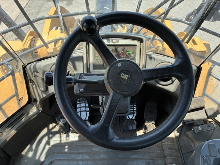 2014-caterpillar-950m-image-17
