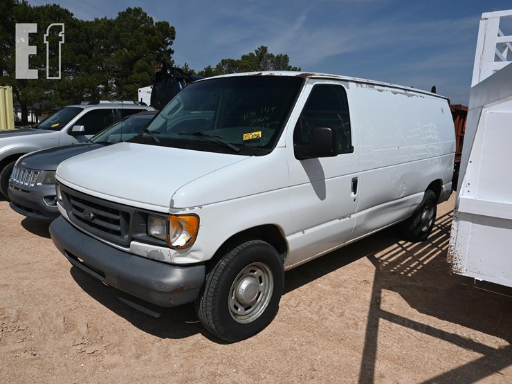 2006-ford-e150-image-1