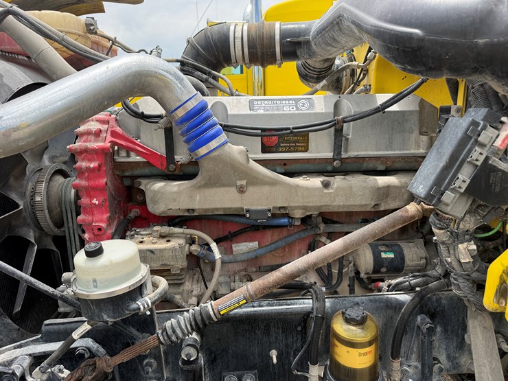 2015-peterbilt-389-image-9