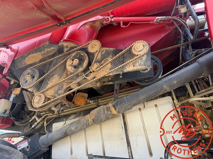 case-ih-7010-image-10