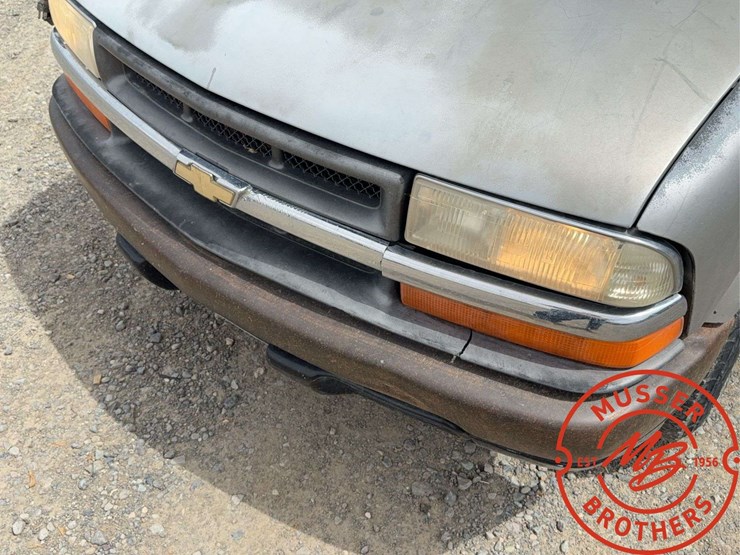 1999-chevrolet-s10-image-14