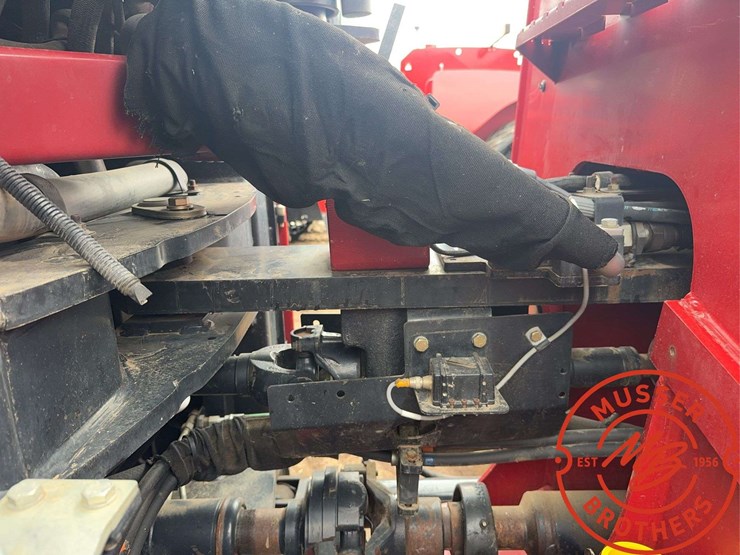 2014-case-ih-550-image-54