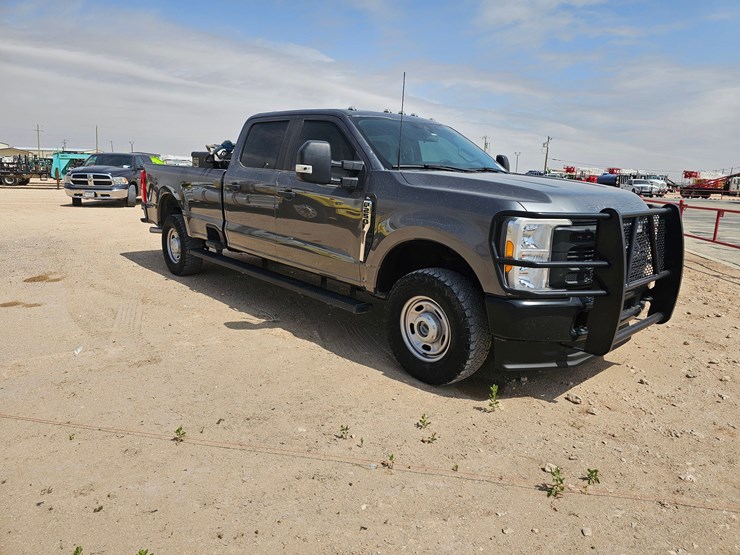 2023-ford-f250-image-4
