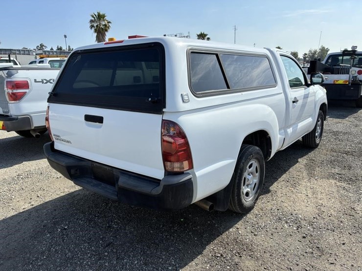 2014-toyota-tacoma-image-3