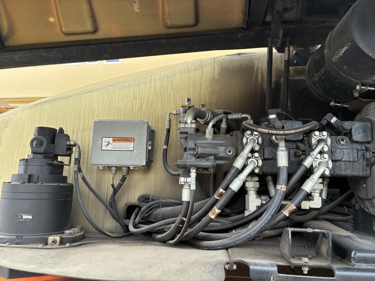 2008-jlg-1350sjp-image-30