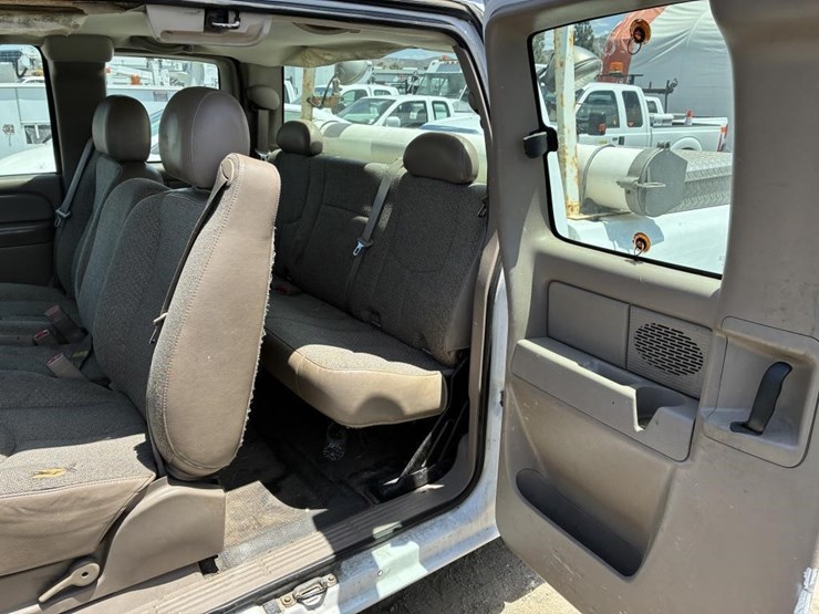 2006-chevrolet-silverado-1500-image-12