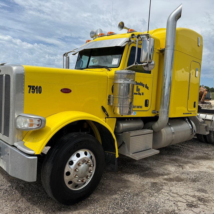 2014 PETERBILT 389