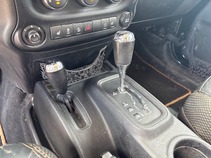 2014-jeep-wrangler-image-11