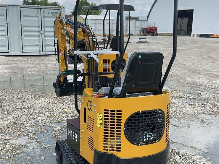 cfg-industrial-h13r-mini-excavator-image-8