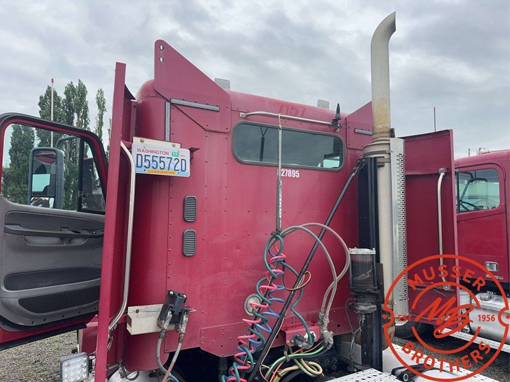 2007-freightliner-columbia-120-image-29
