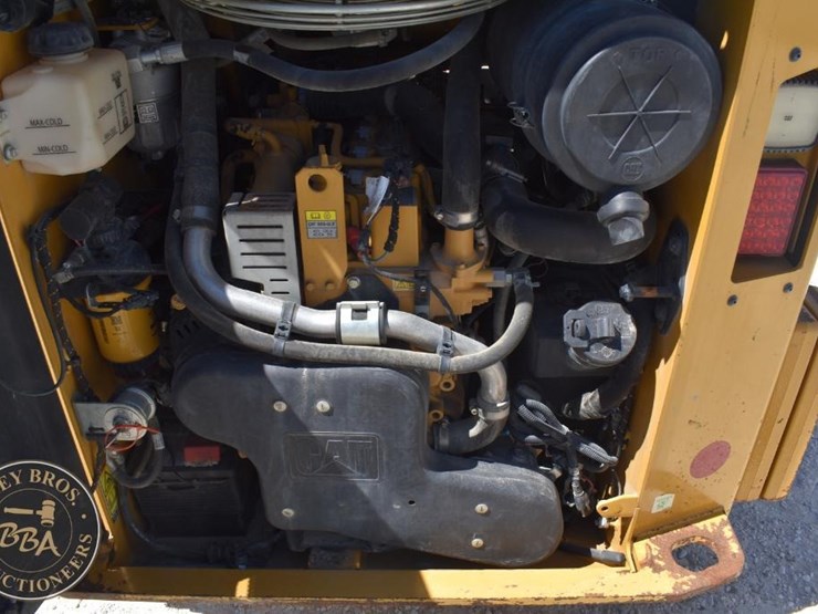 2023-caterpillar-259d3-image-24