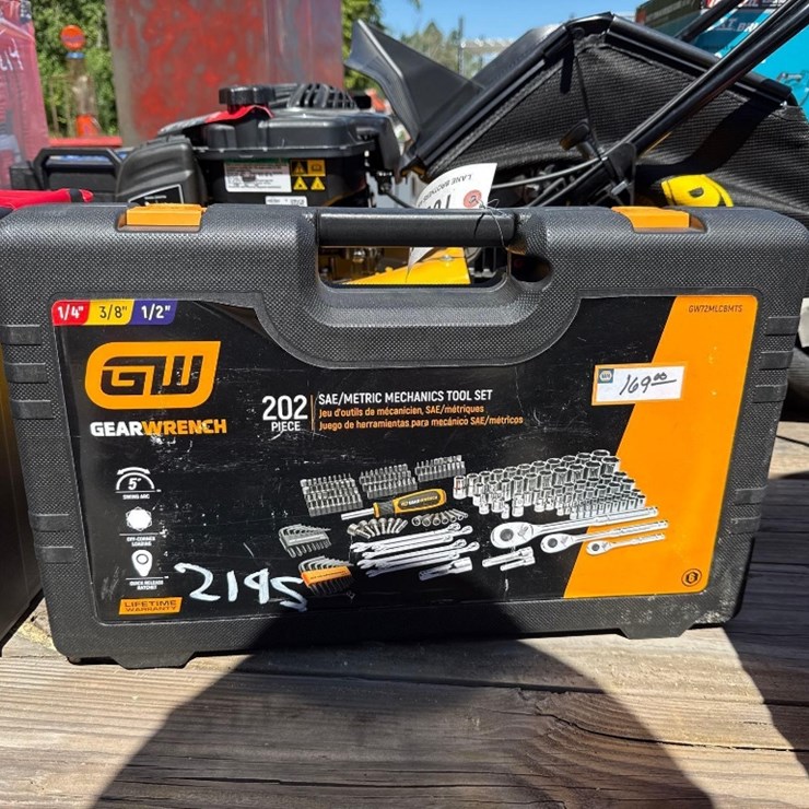 2195 - GEAR WRENCH 202 PC. TOOL SET
