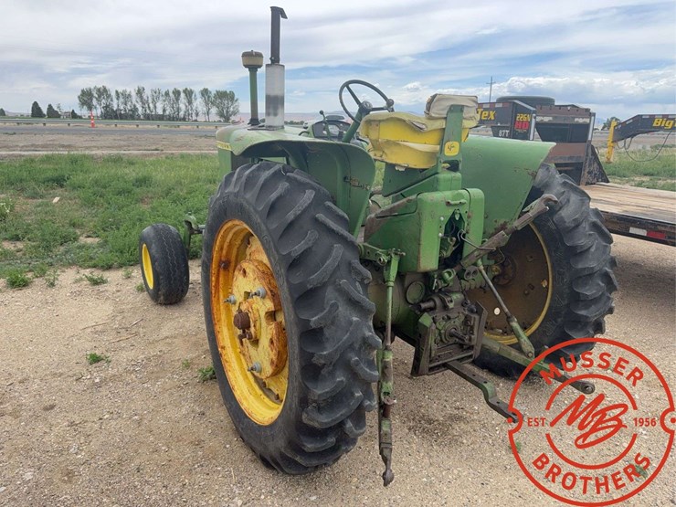 john-deere-3020-image-7