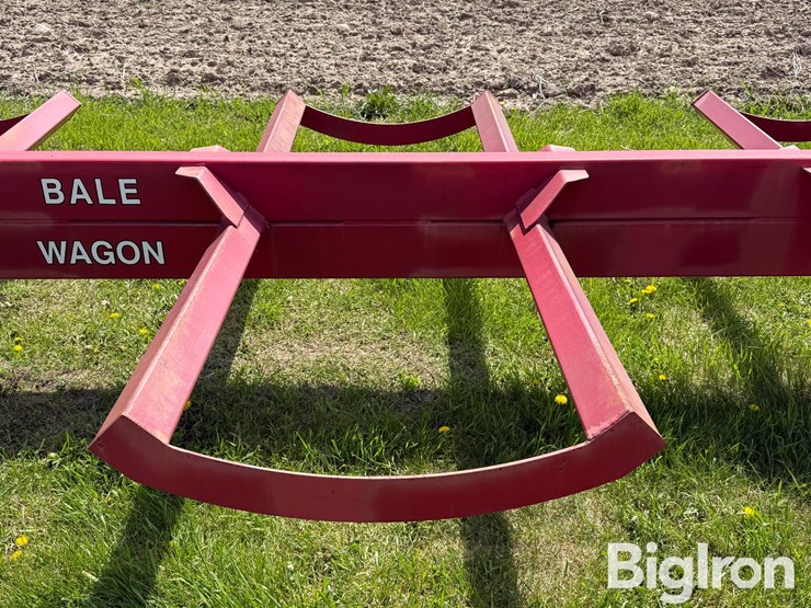 2019-industrias-america-825-round-hay-bale-wagon-image-17