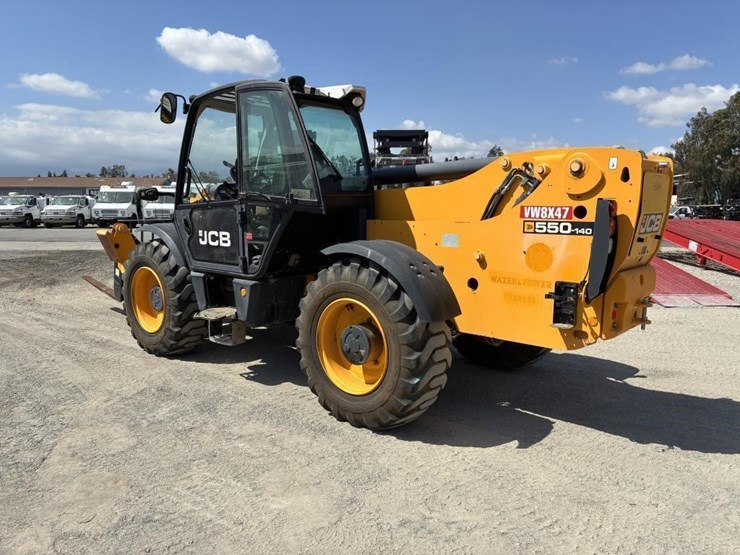 2014-jcb-550-140-image-4