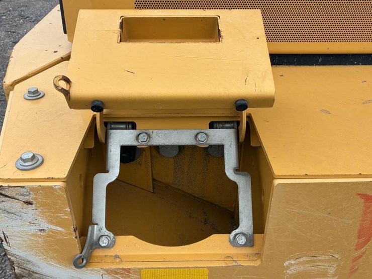 2019-deere-624l-image-14