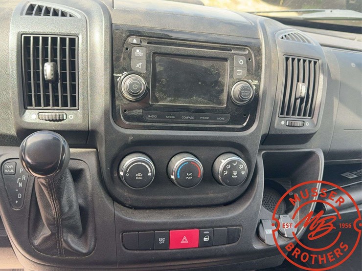 2017-dodge-2500-image-18