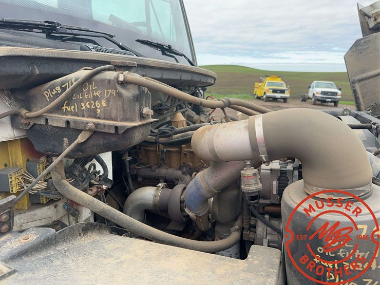 1998-freightliner-fl70-image-33