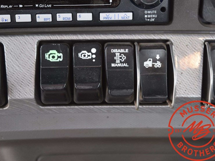 2016-kenworth-t880-image-61