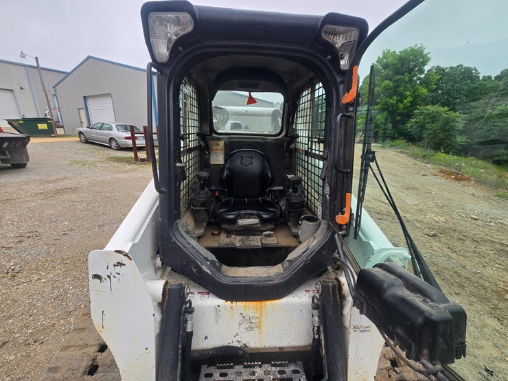 2023-bobcat-t770-image-25