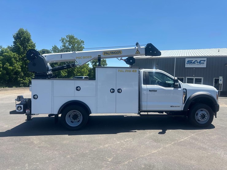 2026-ford-f550-xl-image-15