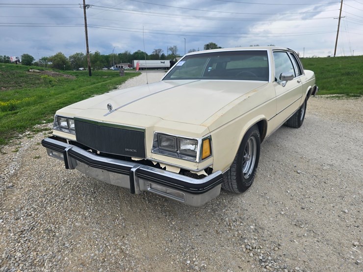 #24004-•-1984-buick-lesabre-passenger-car-image-2
