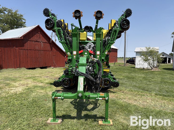 2024-john-deere-1795-image-2