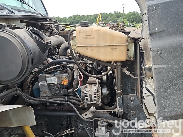 2000-international-4700-image-18