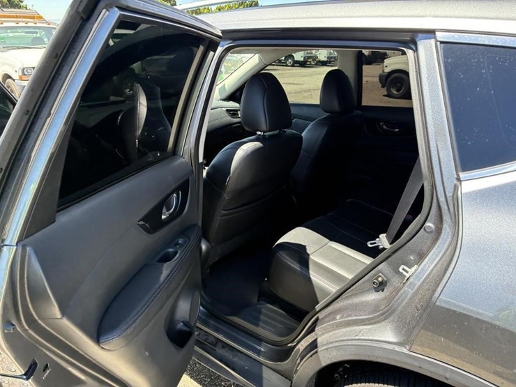 2018-nissan-rogue-image-12