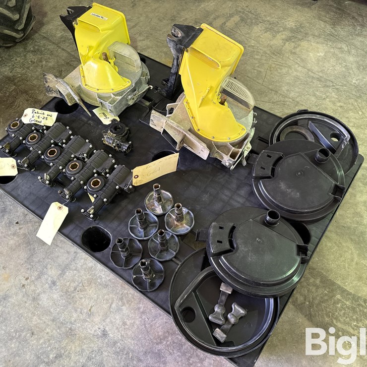 John Deere Planter Units Covers, Handles, Drives