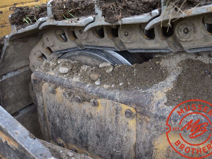 2010-caterpillar-d7e-image-37