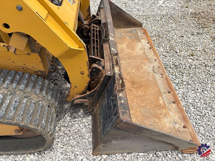 2022-caterpillar-259d3-image-39