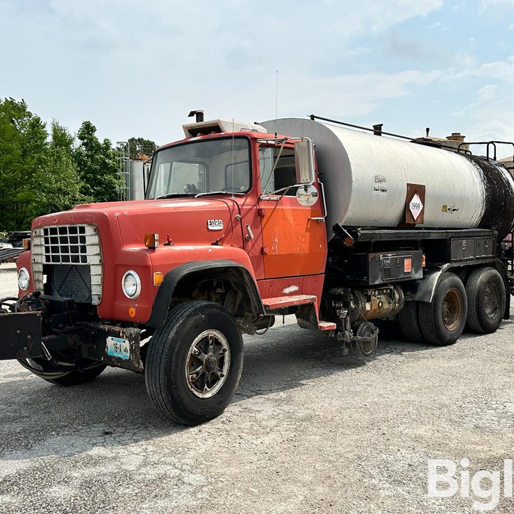 1979 FORD 8000