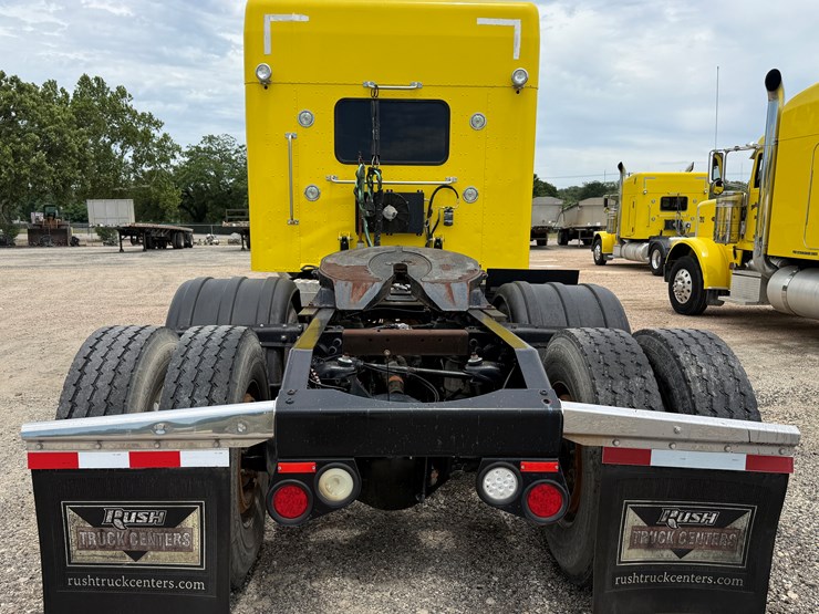 2013-peterbilt-389-image-6