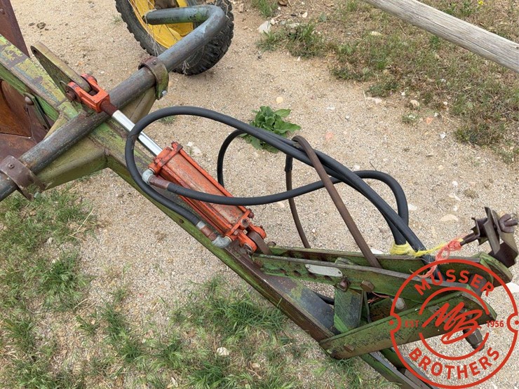 john-deere-12-image-10