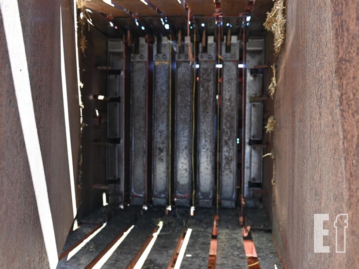 hesston-4910-image-5