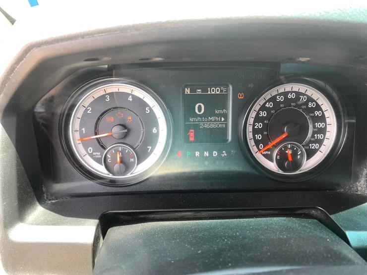 2019-ram-1500-classic-image-8