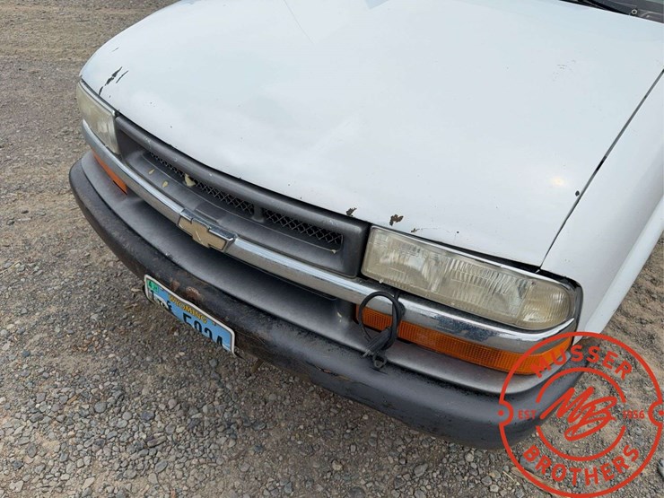 2000-chevrolet-s10-image-10