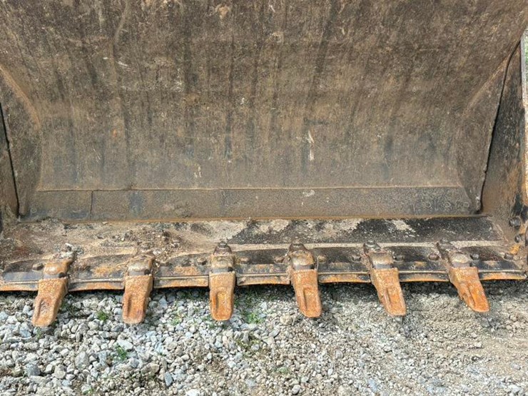 2013-caterpillar-953d-image-9