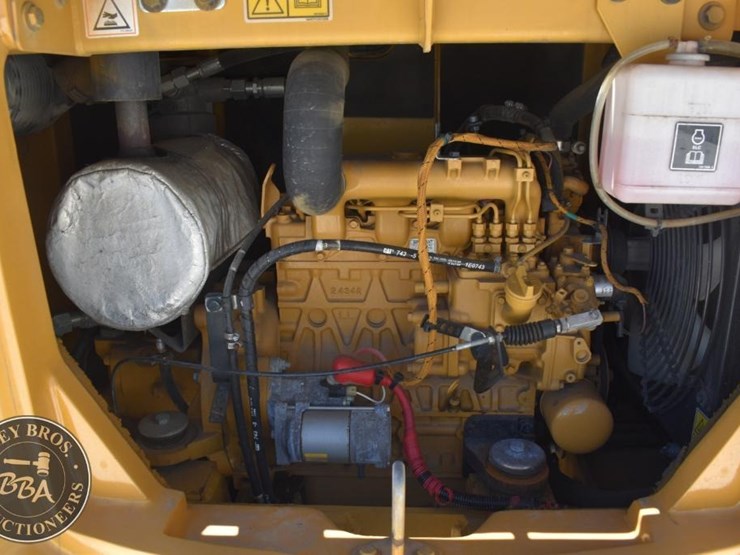 2021-caterpillar-305.5e2-image-36