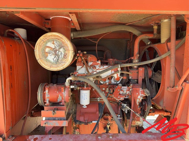hesston-8400-image-25