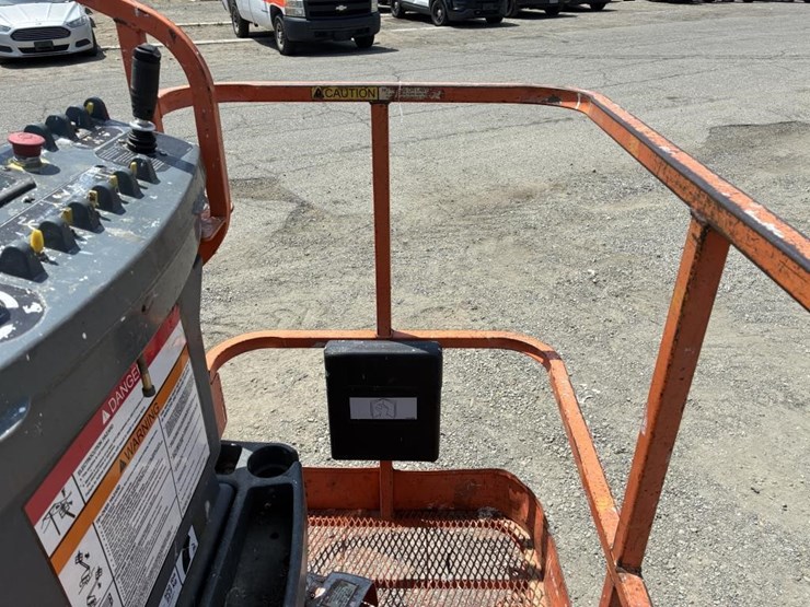 2012-jlg-e400ajpn-image-15