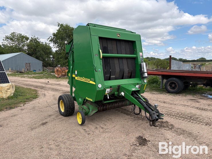 2005-john-deere-567-image-3