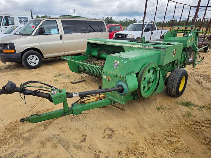 john-deere-348-image-1