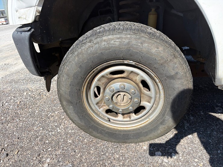 2011-ford-f250-xl-image-9