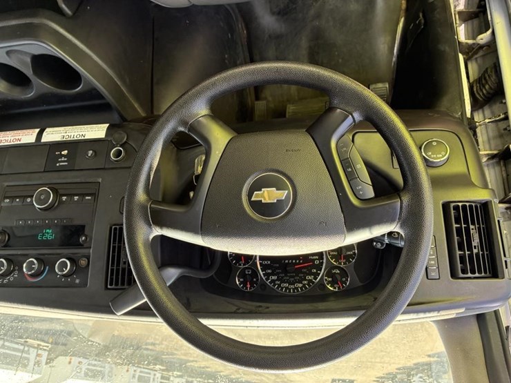 2014-chevrolet-express-2500-image-14